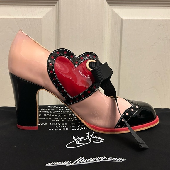 John Fluevog Attic Tutti Mary Jane With Heart in Pink, size 9 - Picture 5 of 14